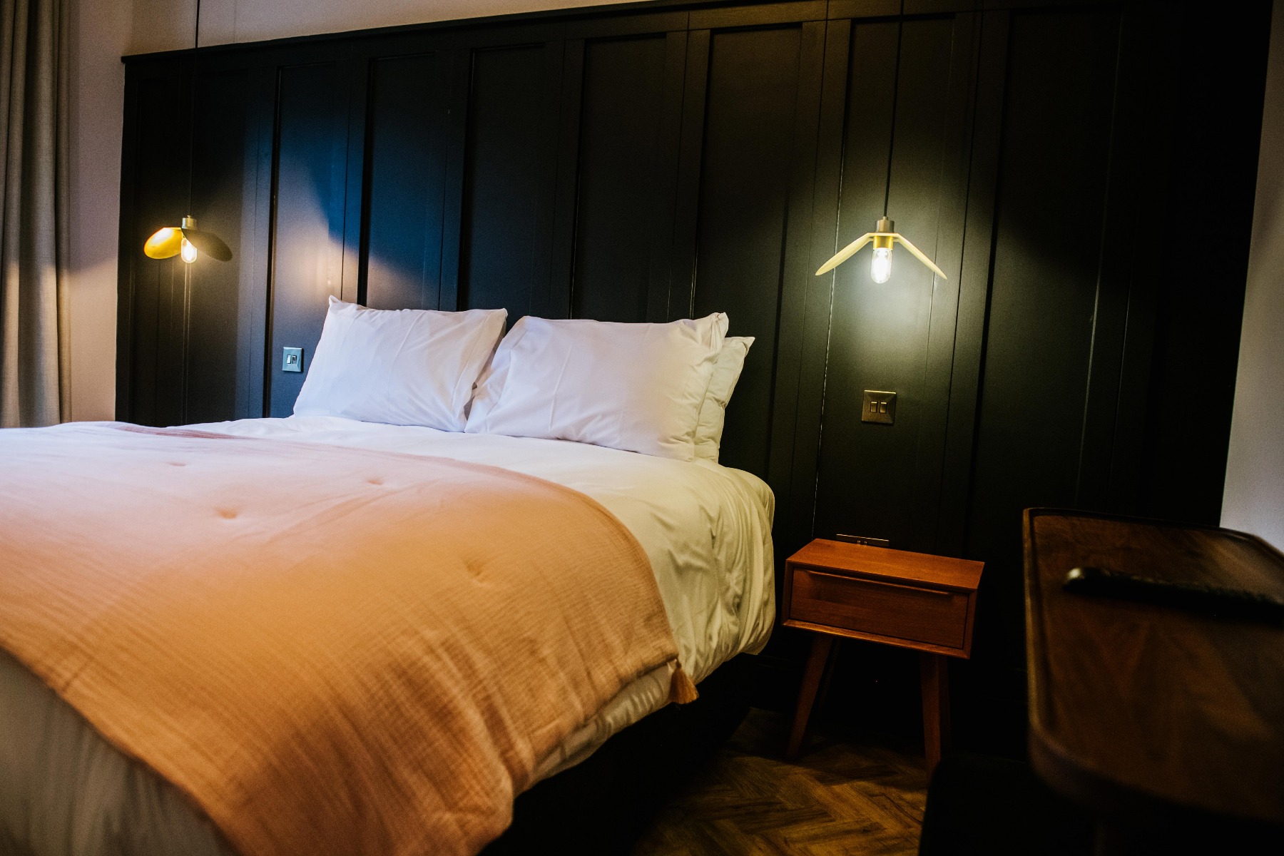 dodoma-pendant-light-hy-hotel