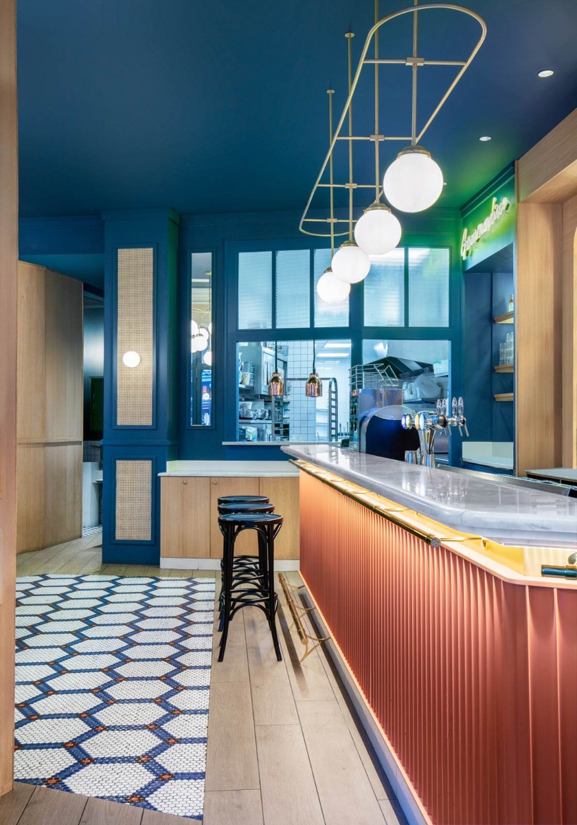 Globe bar pendant with brass finishing