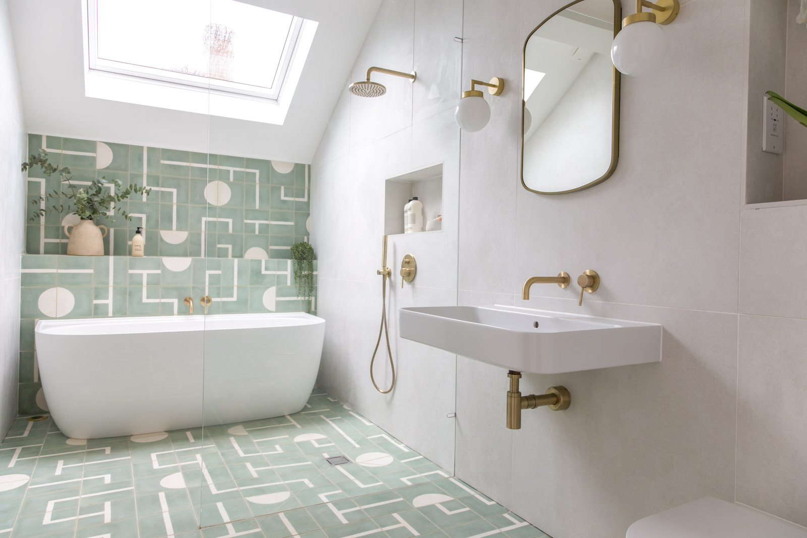 Bathroom Lighting: Our Essential Guide