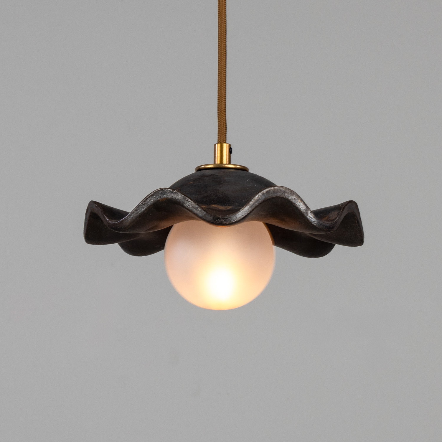 Rivale Pendant Light with Wavy Ceramic Shade, Metallic Earth 21cm IP20